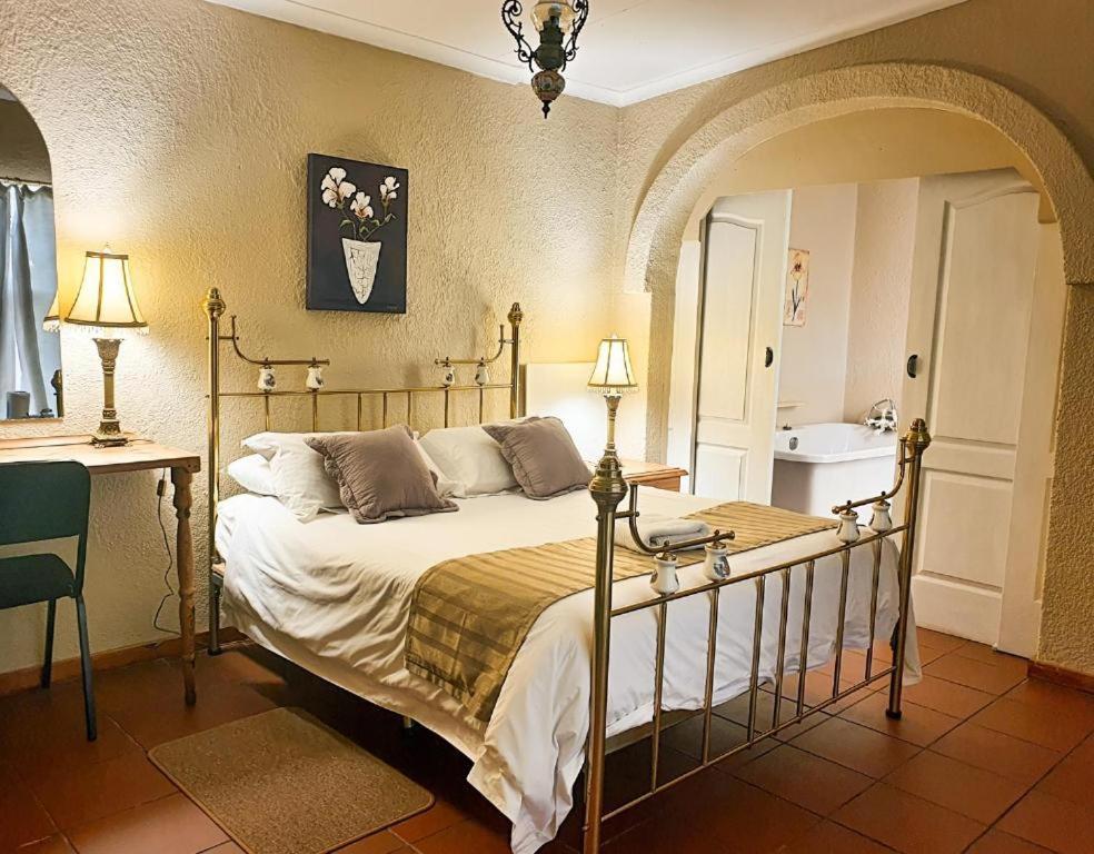 Just Tiffany Guest House & Conference Facility Potchefstroom Exteriör bild