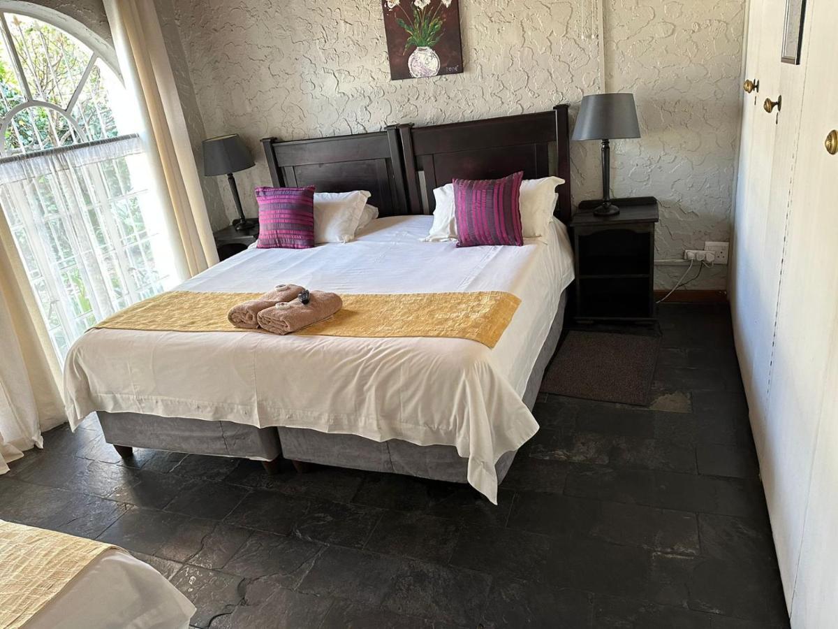 Just Tiffany Guest House & Conference Facility Potchefstroom Exteriör bild