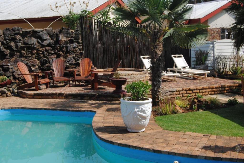 Just Tiffany Guest House & Conference Facility Potchefstroom Exteriör bild
